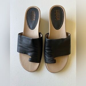 Lucca Lane Women's Brush Brown
Leather Toe Ring Wedge Sandals Size 9